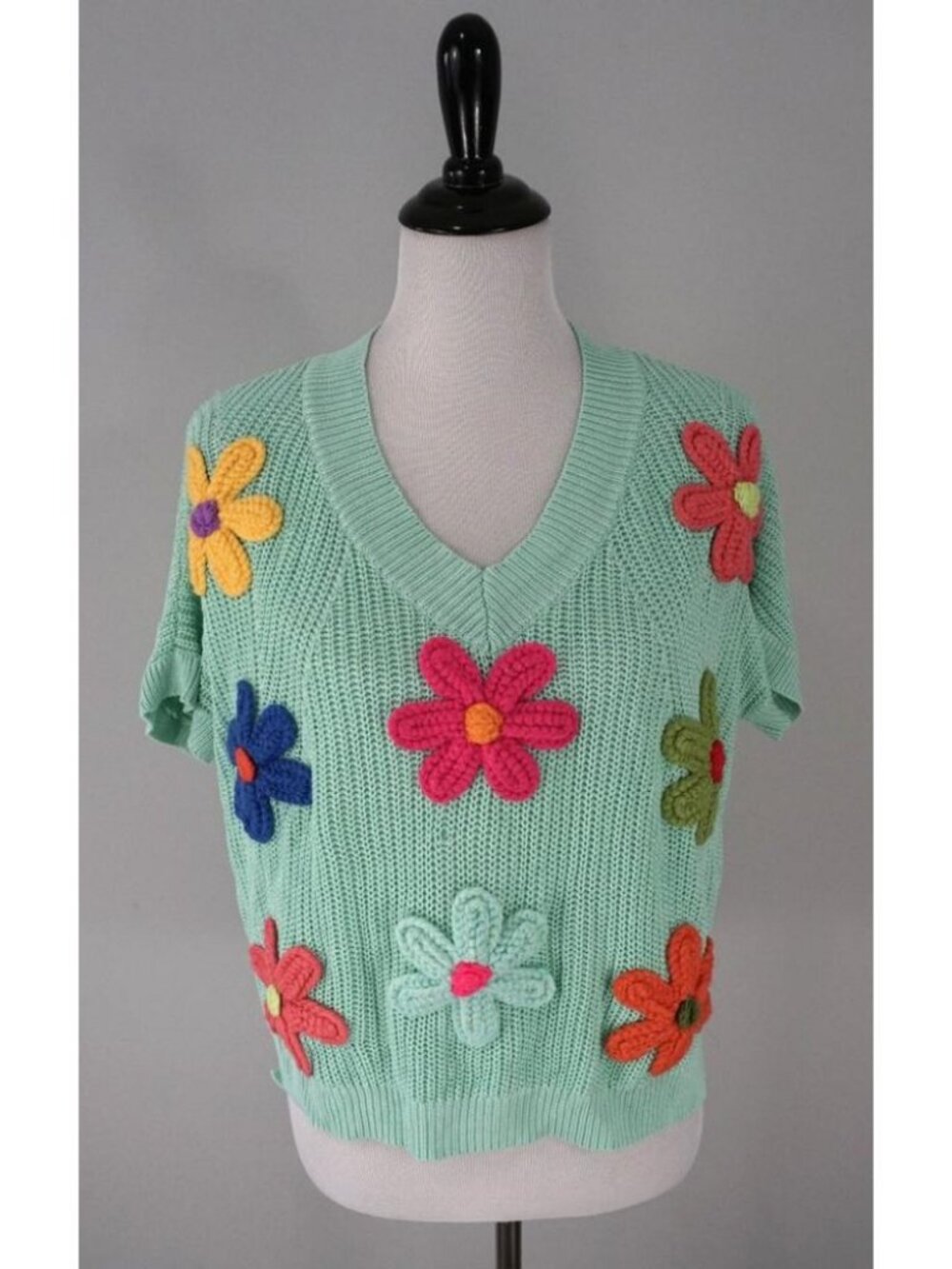 Bibi Turquoise Embroidered Floral Short Sleeve V-Neck Knit Sweater Size Small